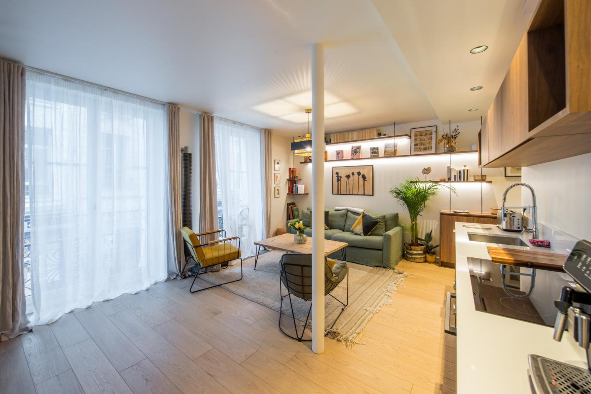 Magnifique 3 / 3 Bdr Apartment *